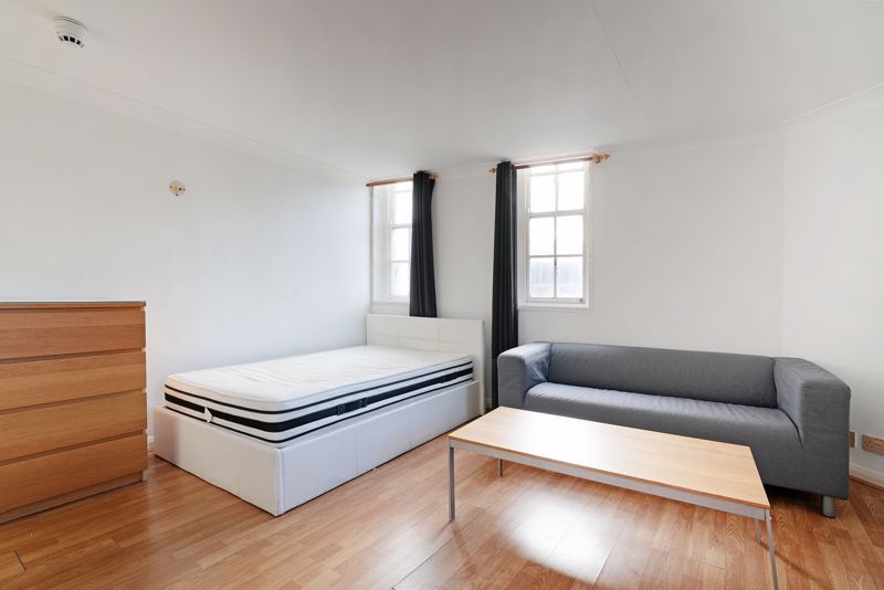 Property photo 1 of 11 Studio Living Space