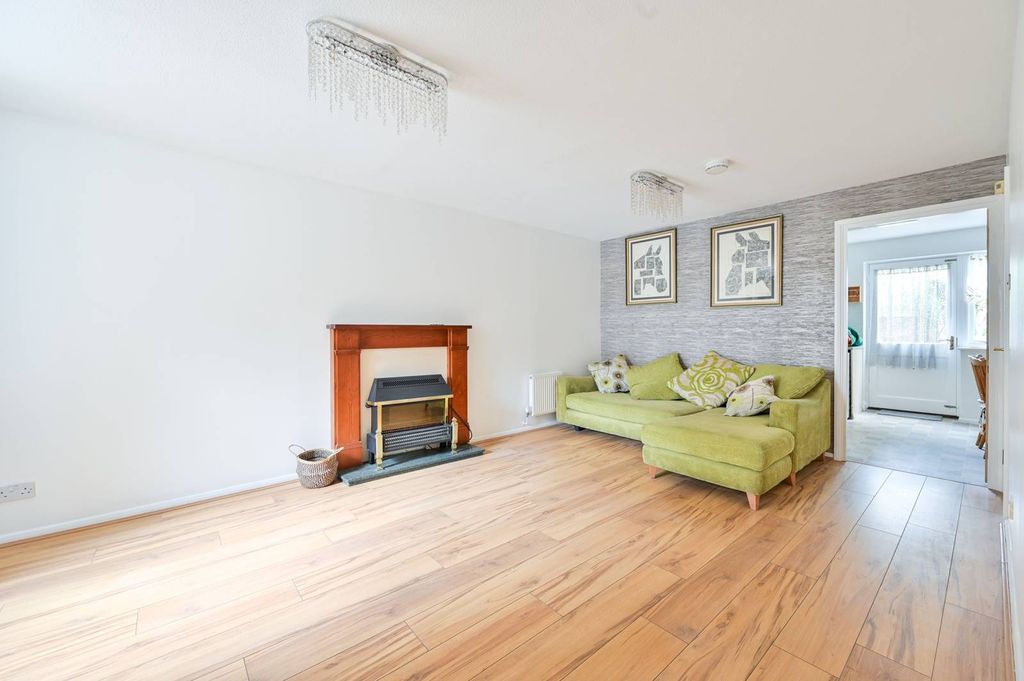Property photo 2 of 12