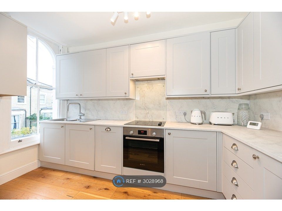 Property photo 2 of 14 Kitchen