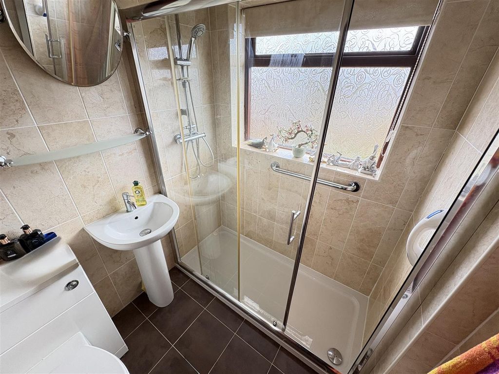 Property photo 3 of 5 Bathroom