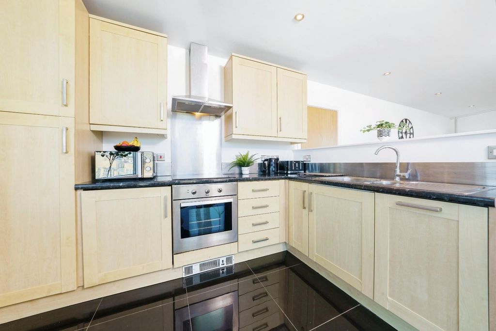 Property photo 2 of 11 c7016F2E-18.Jpg