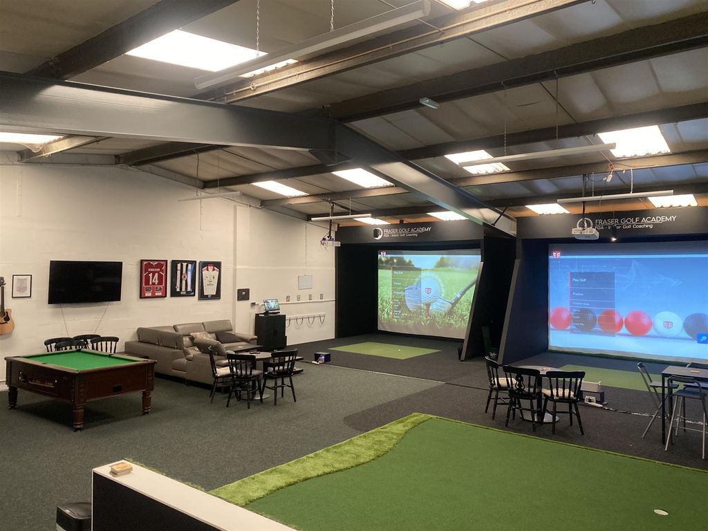 Property photo 1 of 7 Photo 0