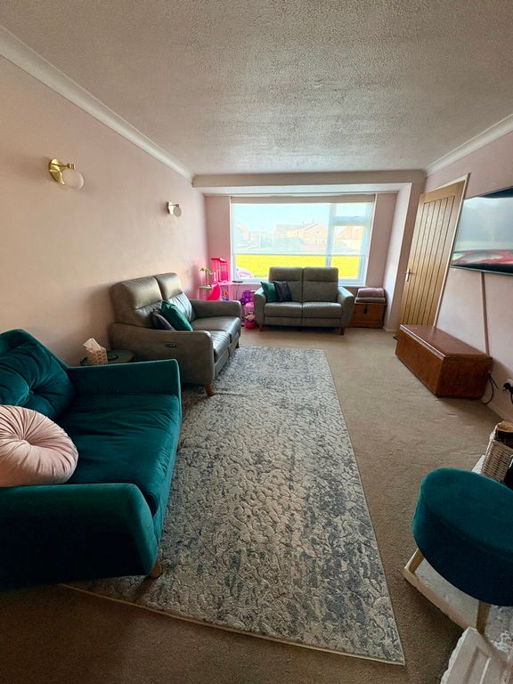 Property photo 3 of 30 Living Room