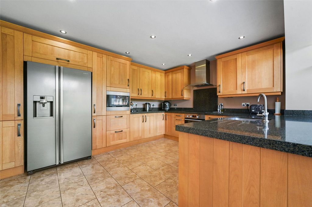 Property photo 2 of 18 Picture No. 60