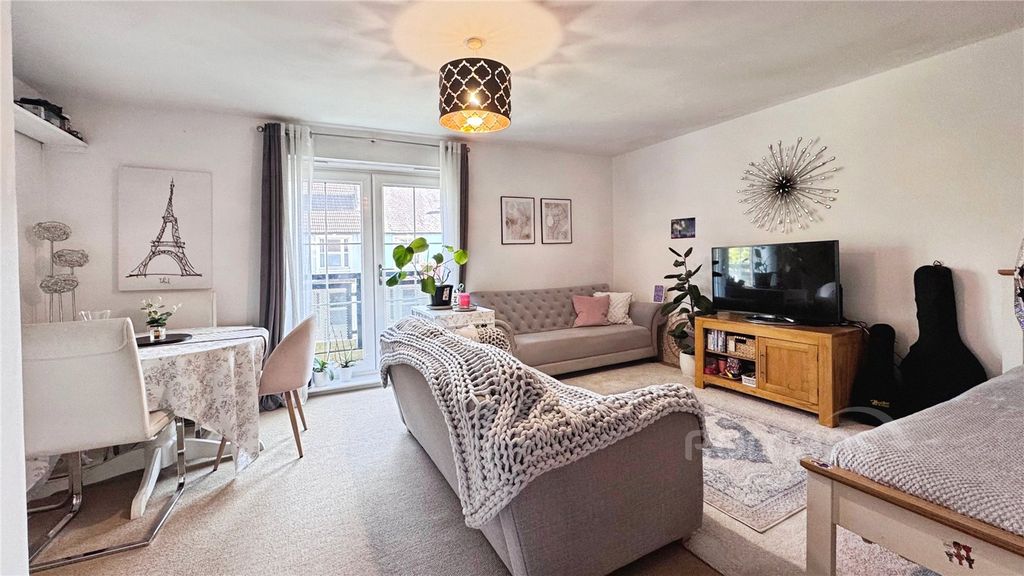 Property photo 2 of 12 Picture No. 19