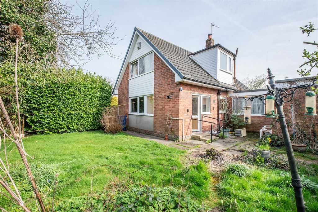 Property photo 2 of 22 Garden