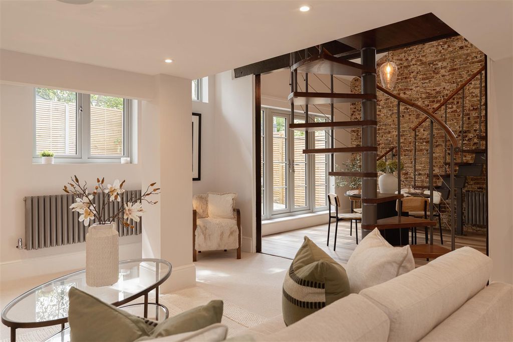 Property photo 3 of 21 11.Jpg