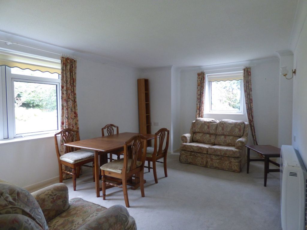 Property photo 3 of 12