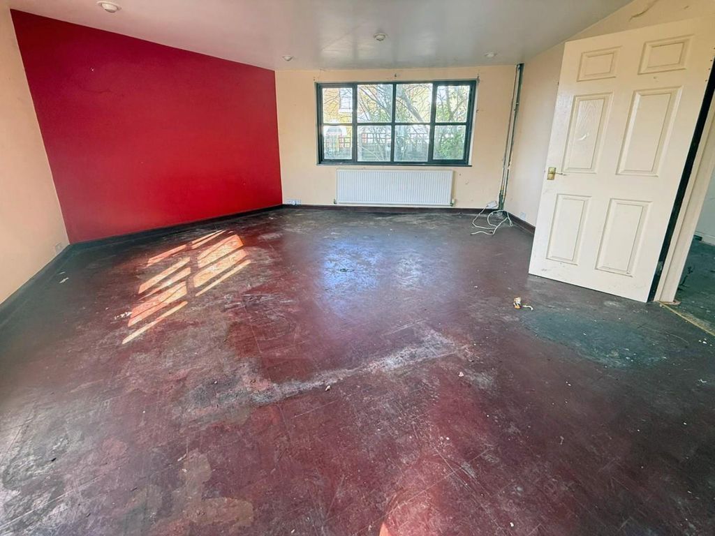 Property photo 3 of 14 6.48.01.Jpeg