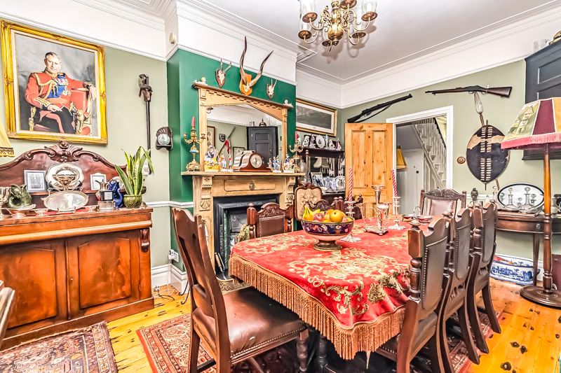 Property photo 3 of 32 .