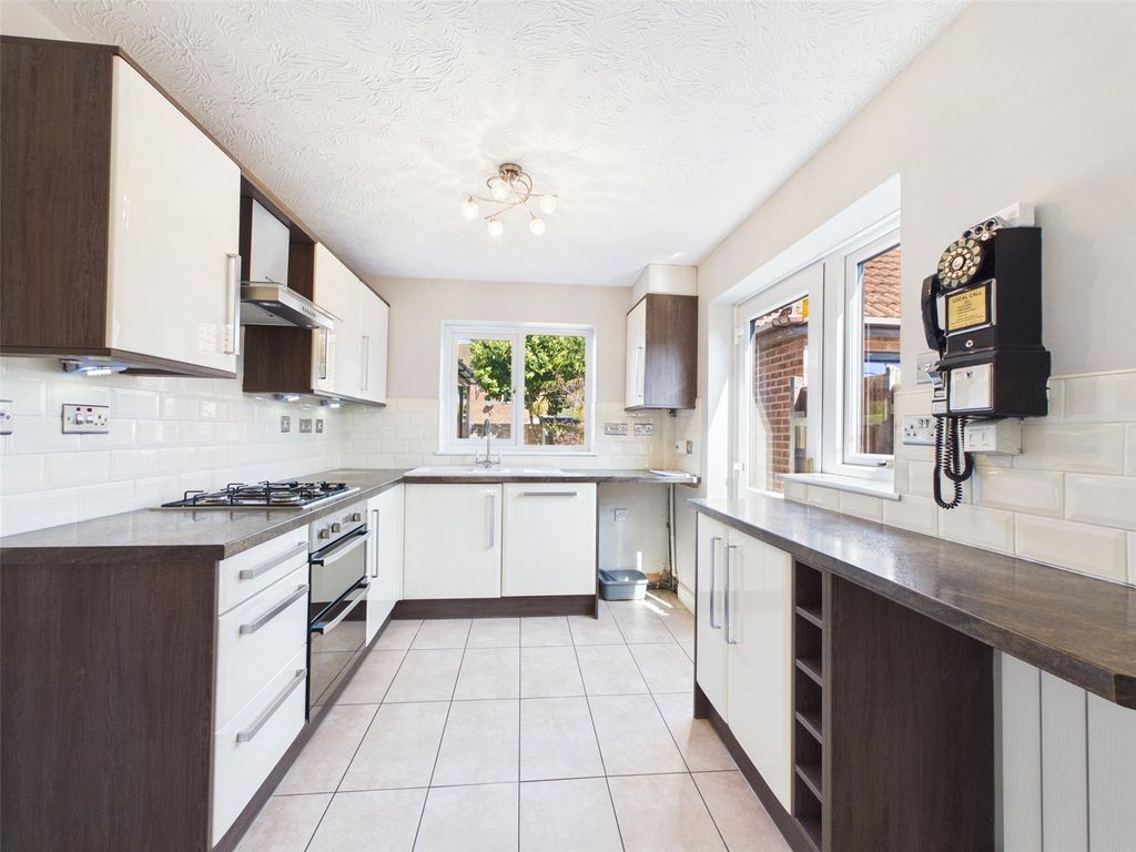 Property photo 2 of 19 Picture No. 25