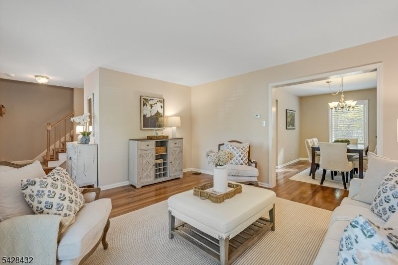 Property photo 3 of 8 <Alttext/>