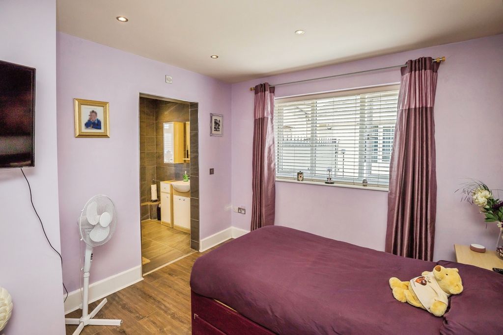 Additional image 17 of 5 bed bungalow for saleTan Y Graig, Cefn Mawr, Wrexham, Wrecsam LL14