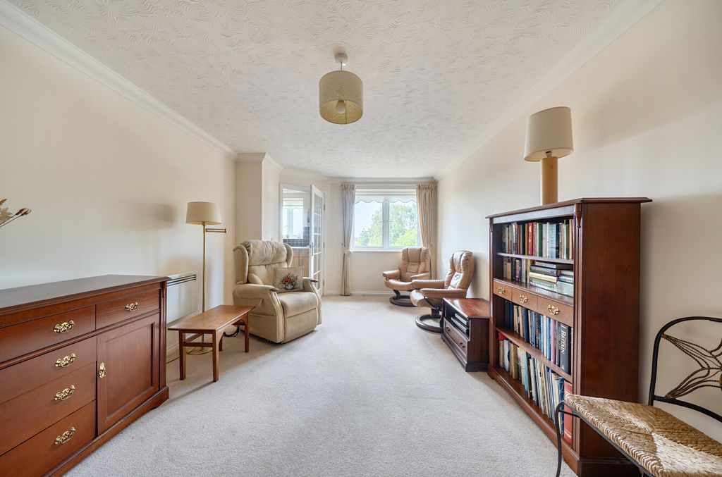 Property photo 2 of 9 1480476-12-6A3Ed2...