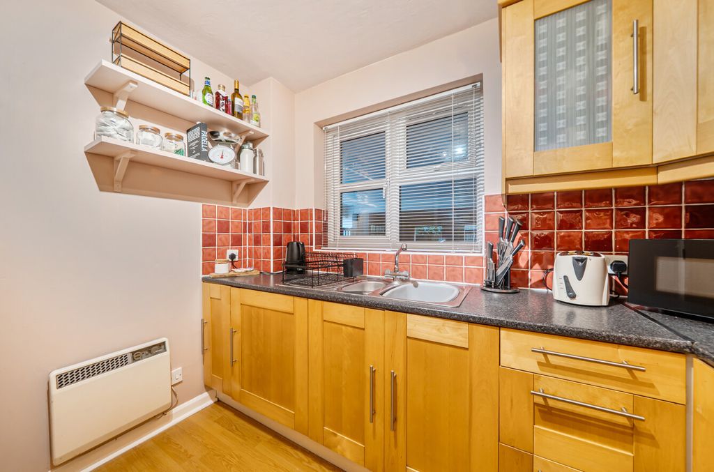 Property photo 3 of 20 1401190-7-6973433...