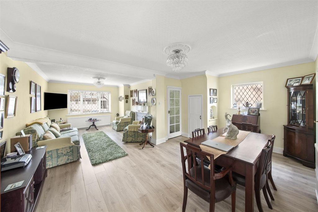 Property photo 2 of 18 2