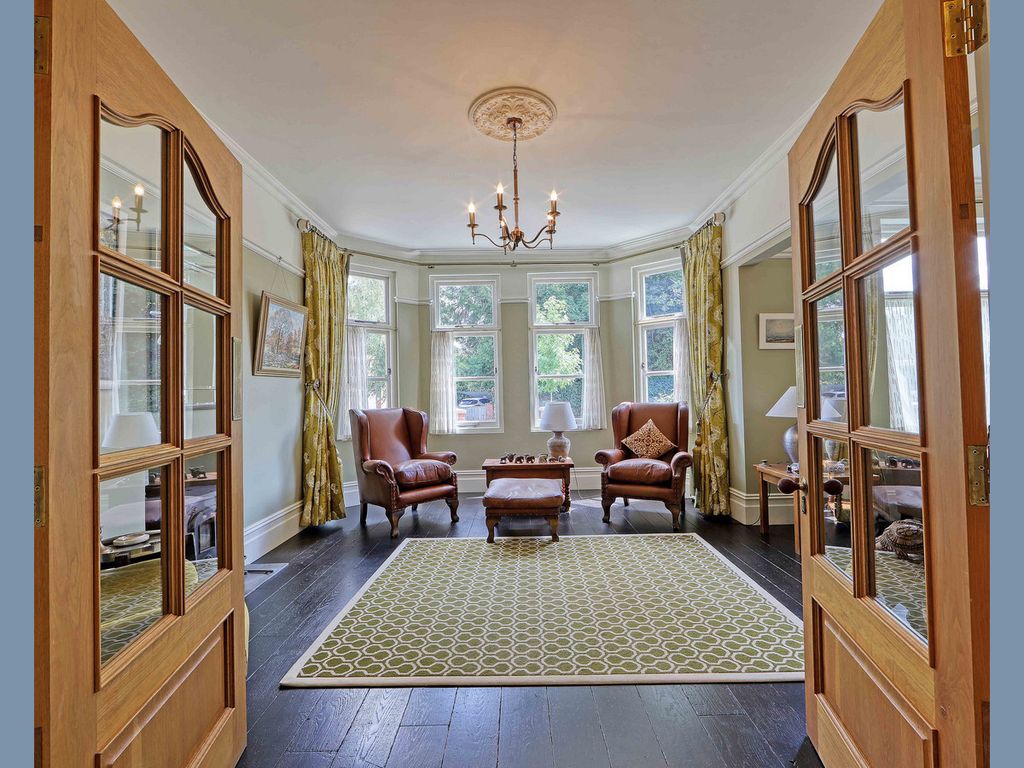 Property photo 2 of 23