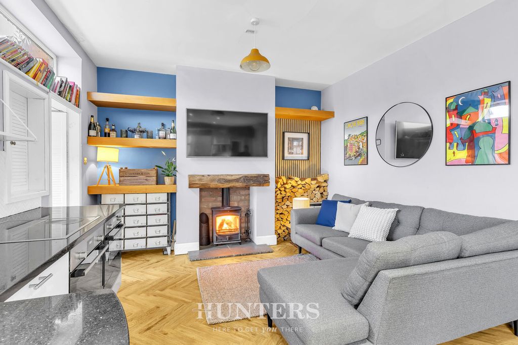 Property photo 2 of 20 Living Room