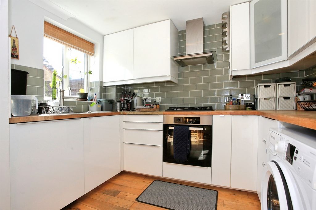 Property photo 2 of 22