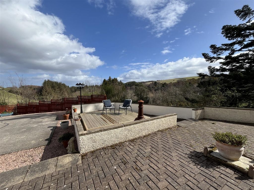 Property photo 2 of 24 Outside