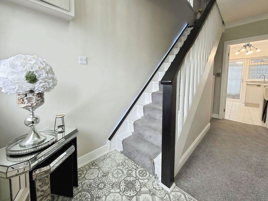 Property photo 2 of 27