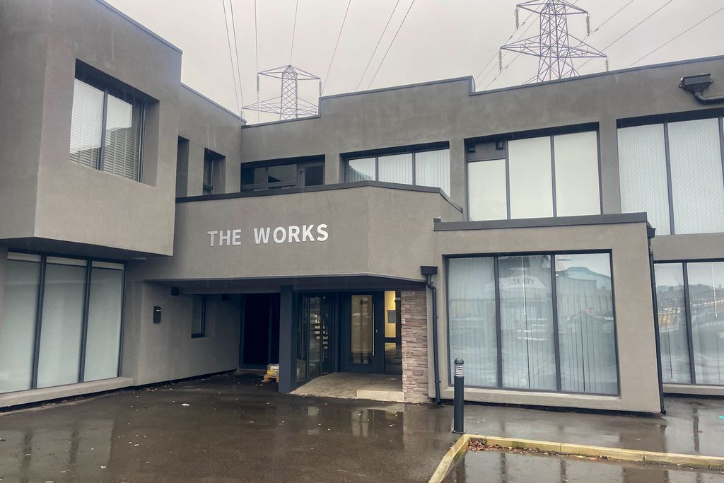 Property photo 1 of 17