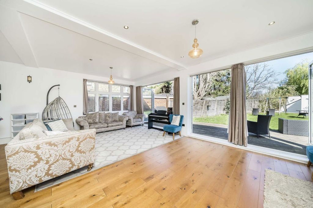 Property photo 2 of 13