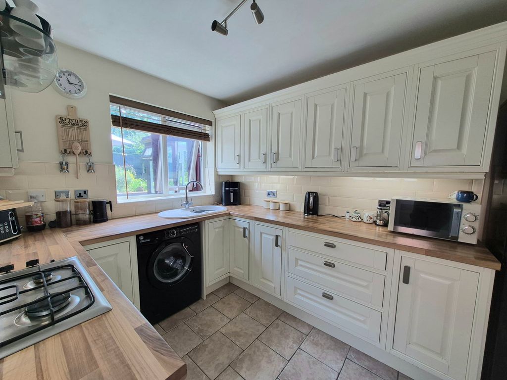 Property photo 2 of 24