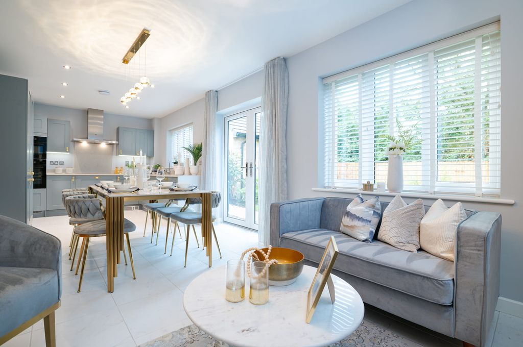 Property photo 2 of 14 Lullingstone_Basildon_Kitchen_Dining_Family_1