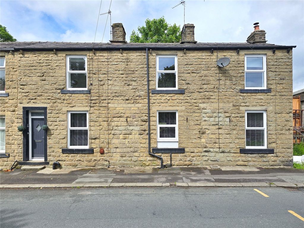 Property photo 1 of 20 Triple Fronted