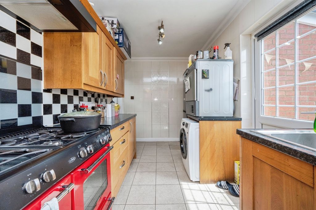Property photo 3 of 16