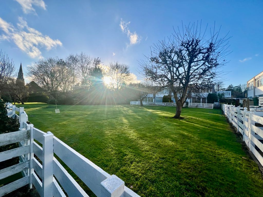 Property photo 3 of 10 Img_1037