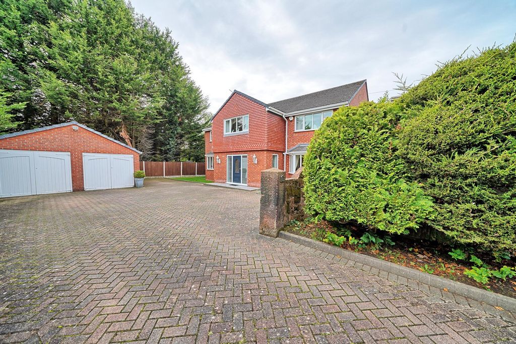 Property photo 1 of 29 Photo 8