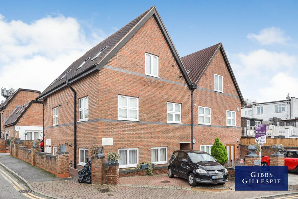 Property photo 2 of 9 1