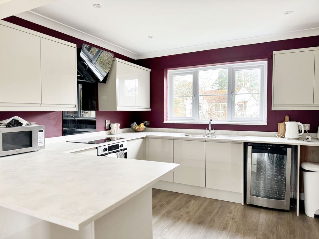 Property photo 2 of 23