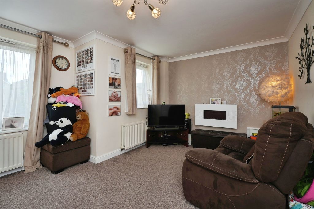 Property photo 3 of 17