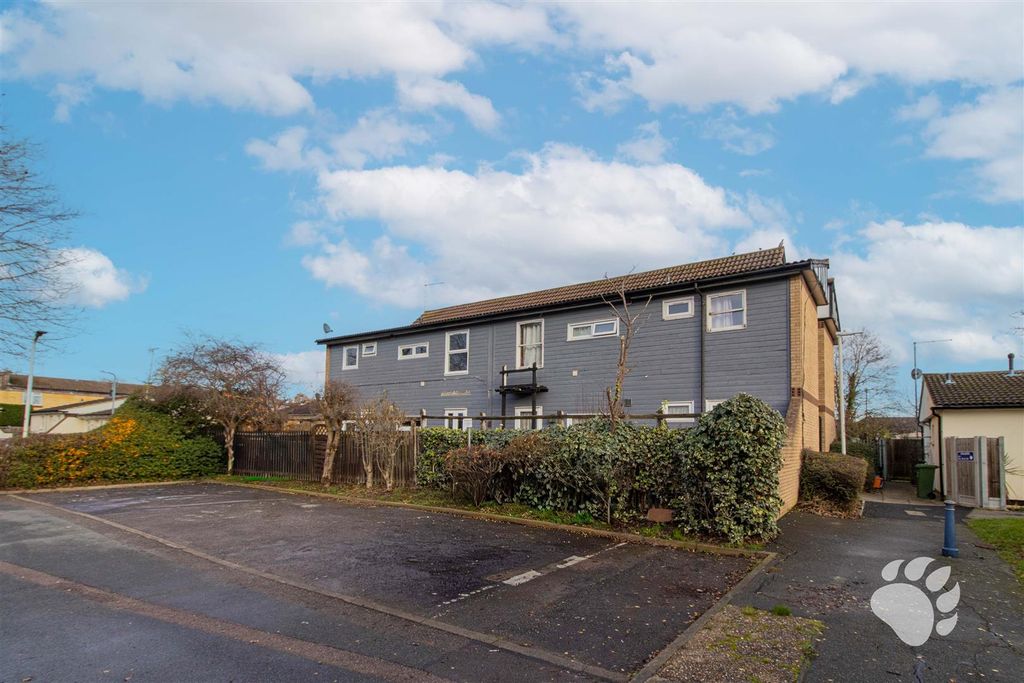 Property photo 1 of 10 Front