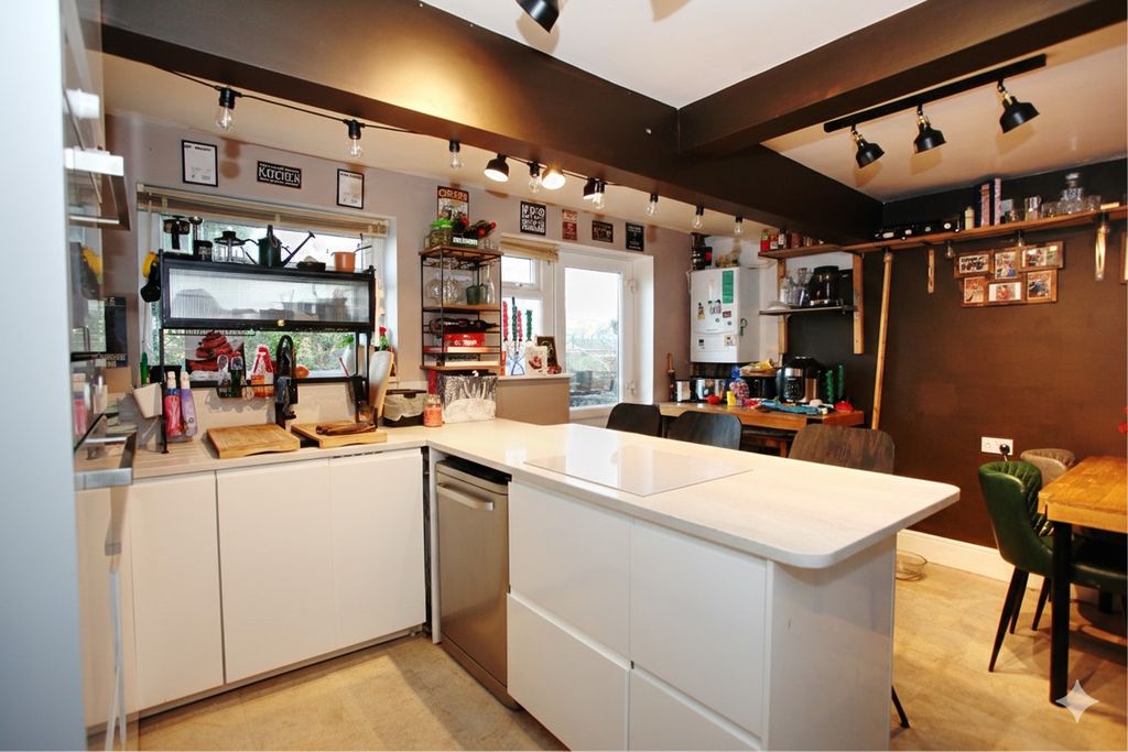 Property photo 2 of 19 20260129_183301237_Ios