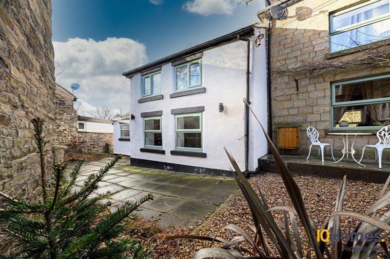 Property photo 1 of 31 Photo 11