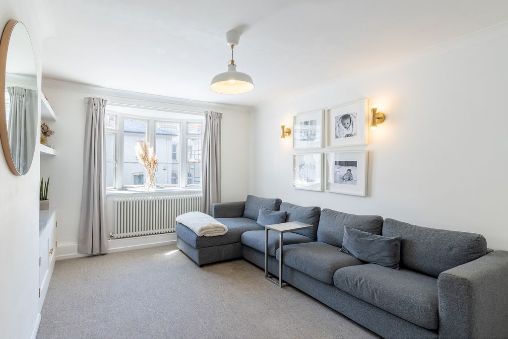 Property photo 2 of 17 Picture 2