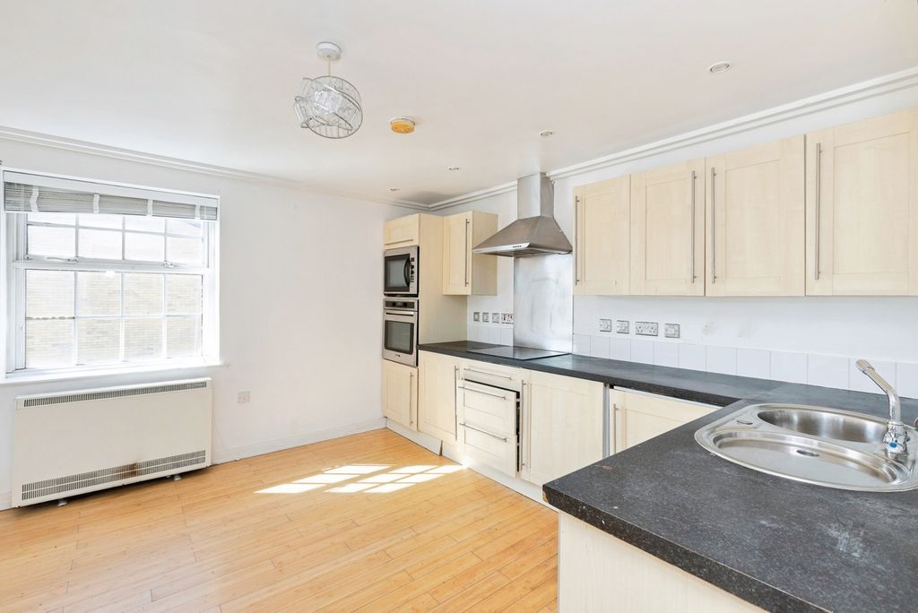 Property photo 3 of 13 Pbox-Img.Jpg