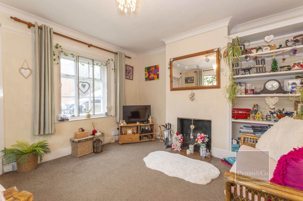 Property photo 2 of 12