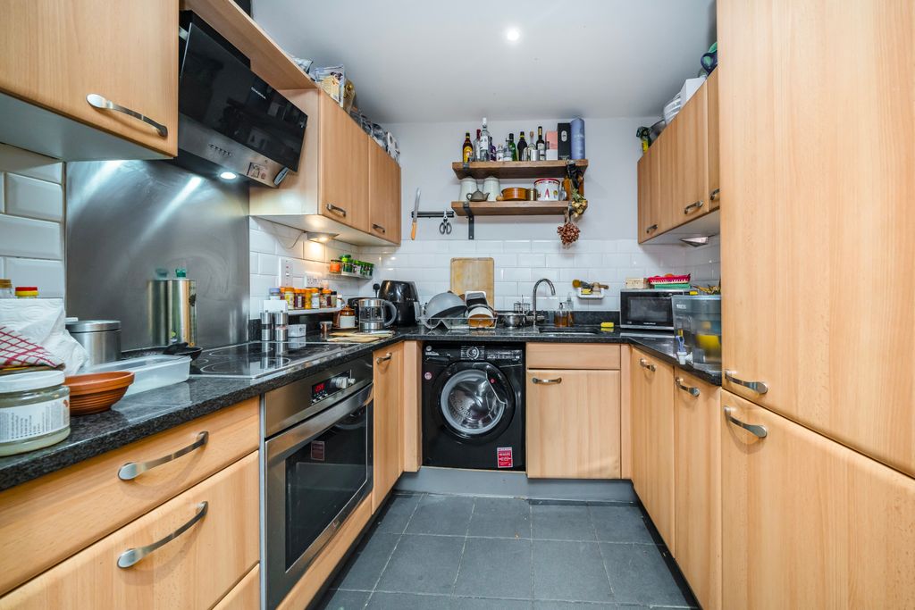 Property photo 3 of 9 Picture No. 16