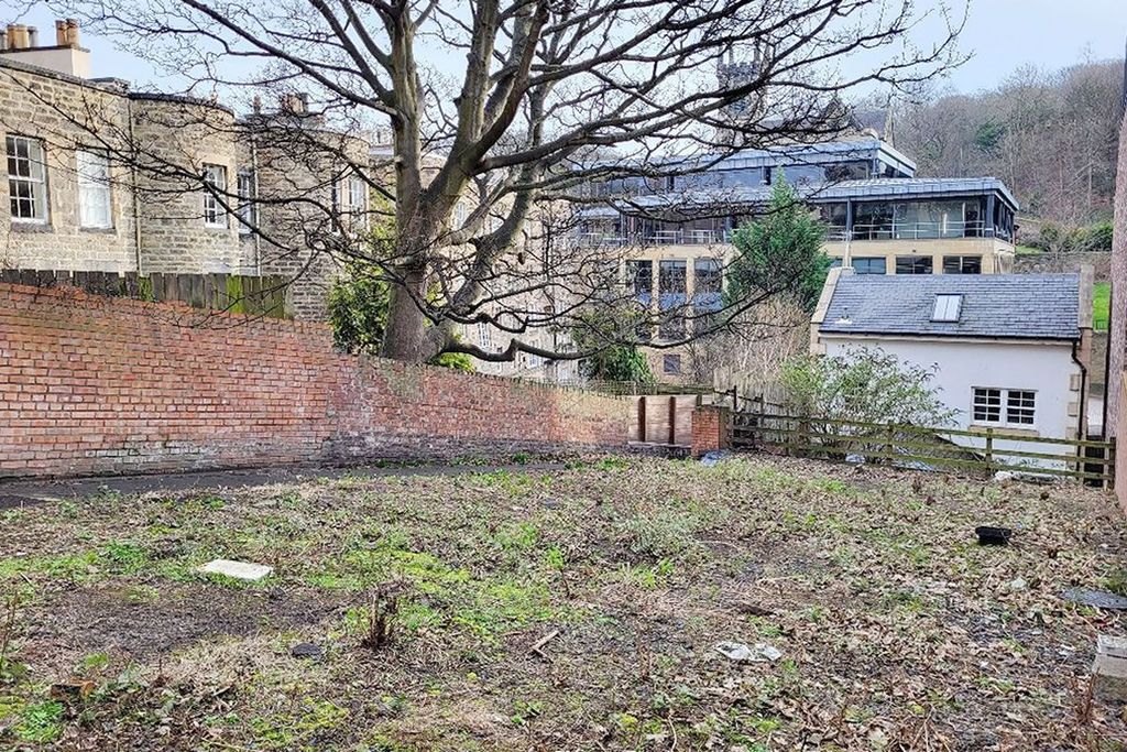 Property photo 2 of 9