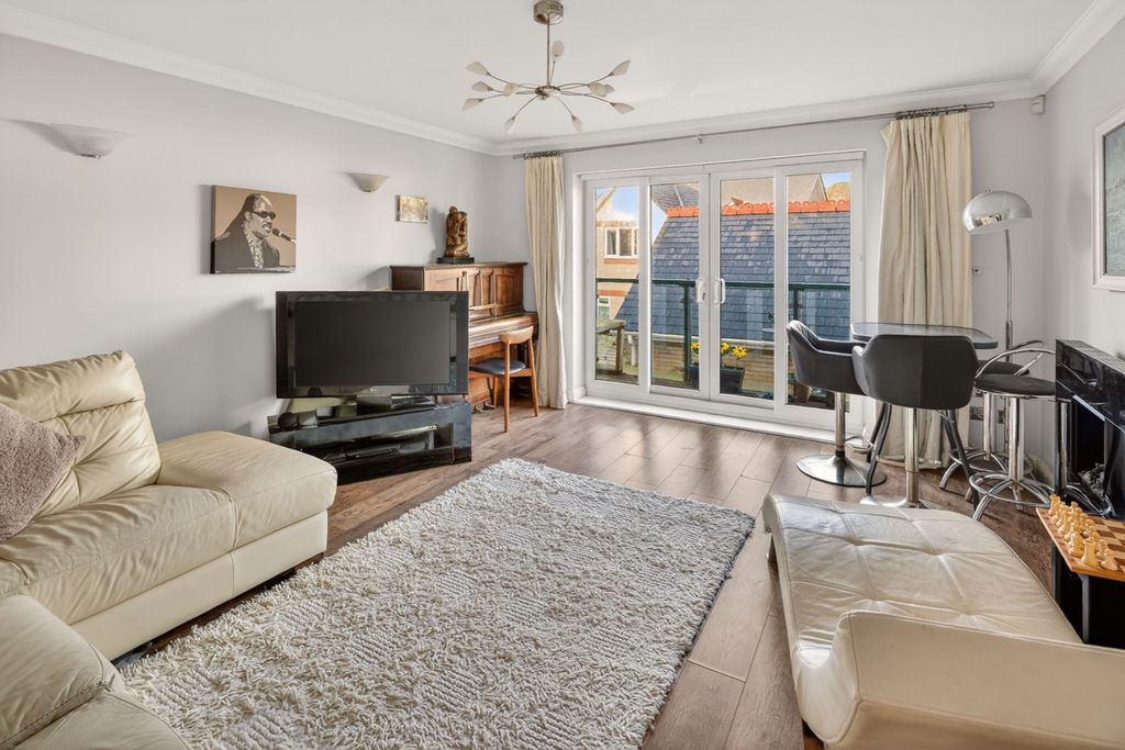 Property photo 3 of 15