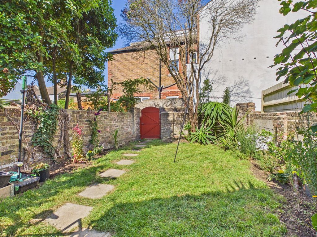 Property photo 1 of 17