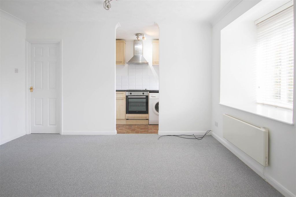 Property photo 2 of 9 Img_6943.Jpg