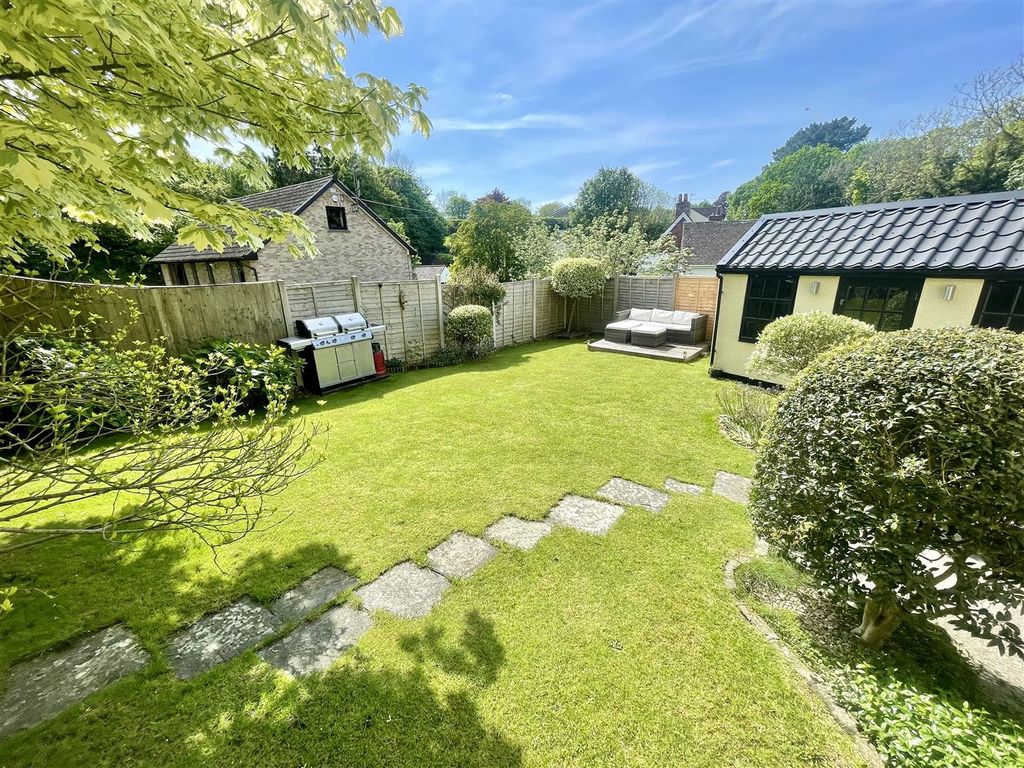 Property photo 2 of 19