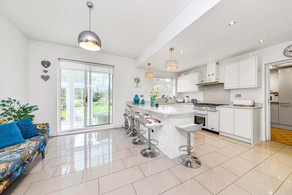 Property photo 2 of 15 Image