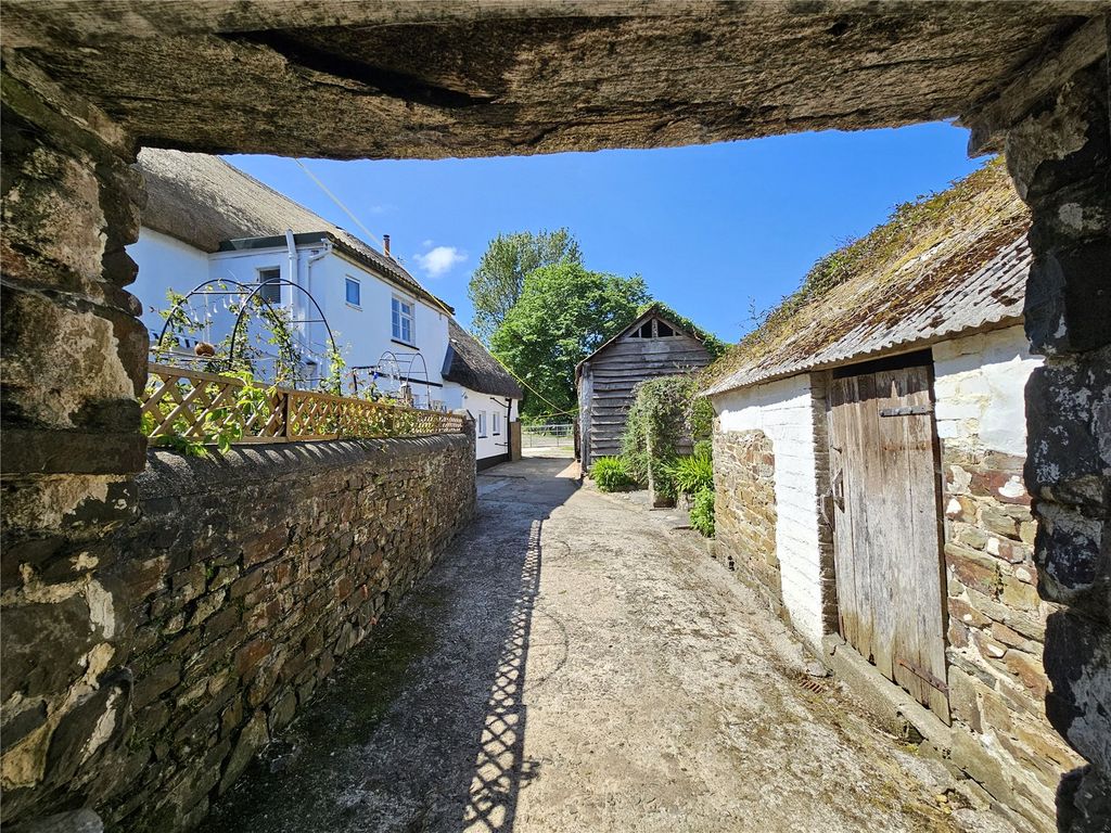 Property photo 2 of 36 Picture No. 45